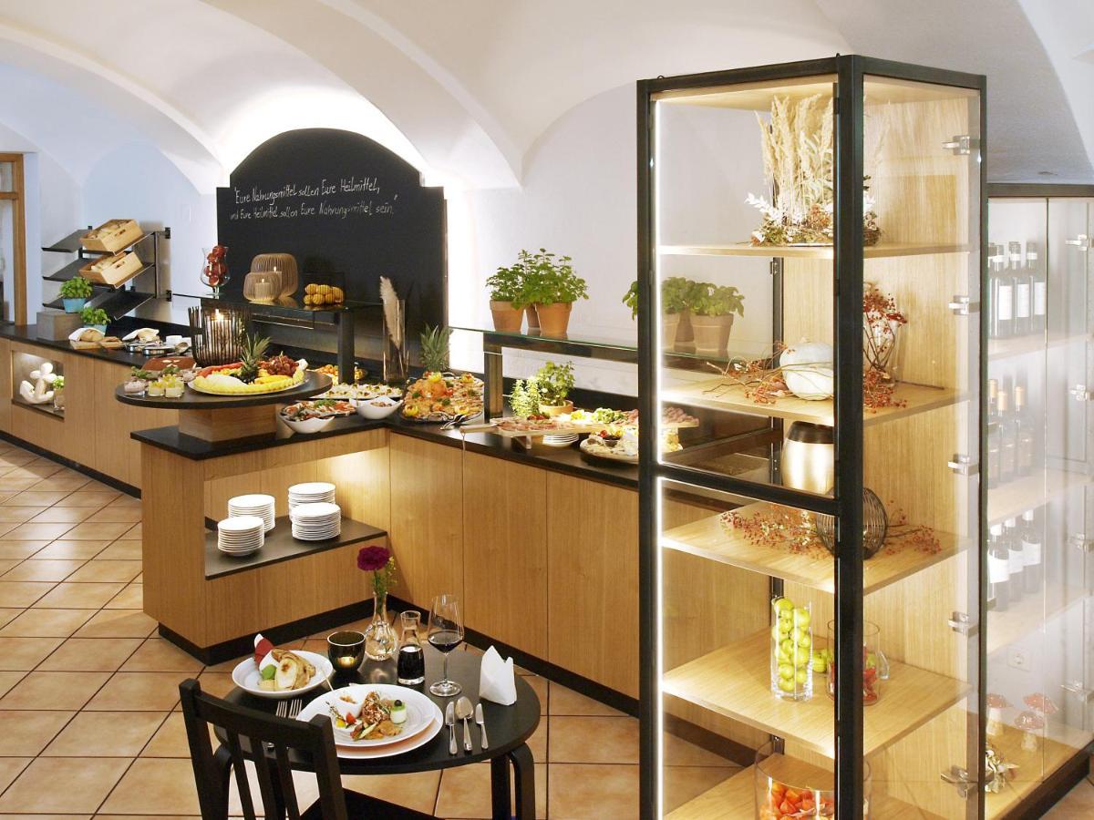 Hotel Restaurant Zum Goldenen Anker Mit Hallenbad & Wellnessbereich Windorf エクステリア 写真