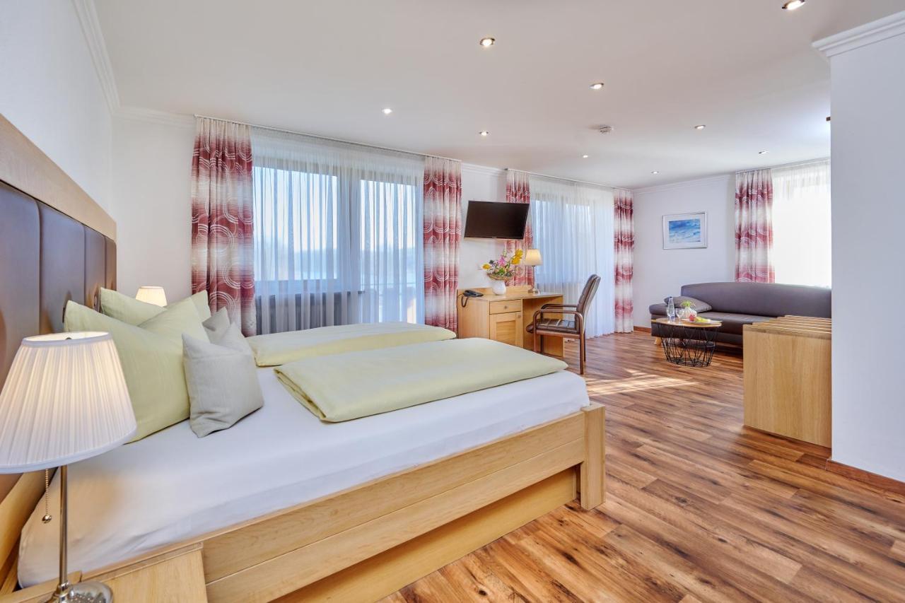 Hotel Restaurant Zum Goldenen Anker Mit Hallenbad & Wellnessbereich Windorf エクステリア 写真