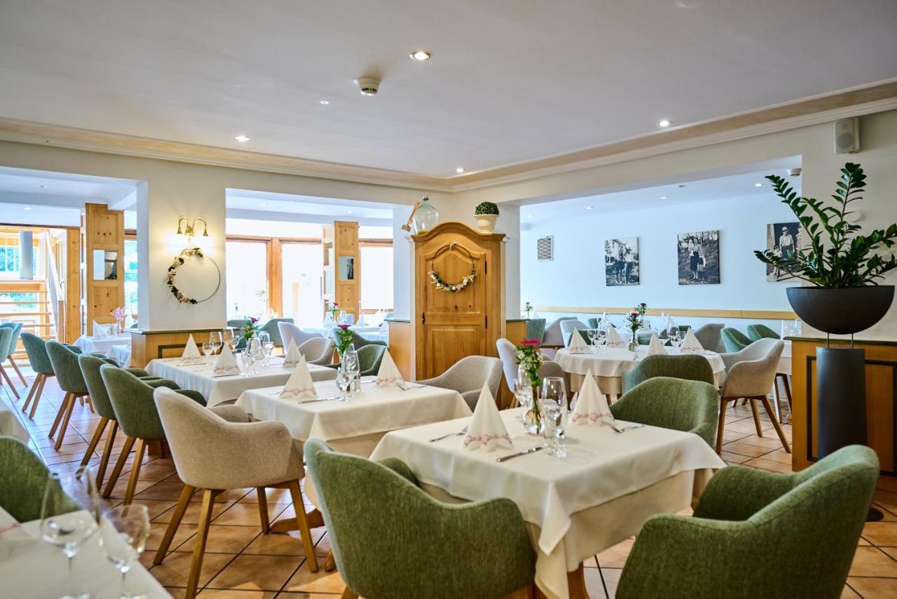 Hotel Restaurant Zum Goldenen Anker Mit Hallenbad & Wellnessbereich Windorf エクステリア 写真