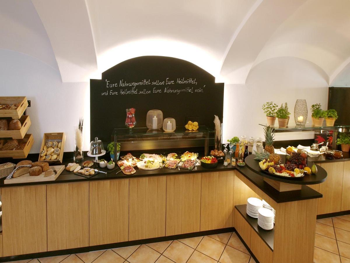 Hotel Restaurant Zum Goldenen Anker Mit Hallenbad & Wellnessbereich Windorf エクステリア 写真