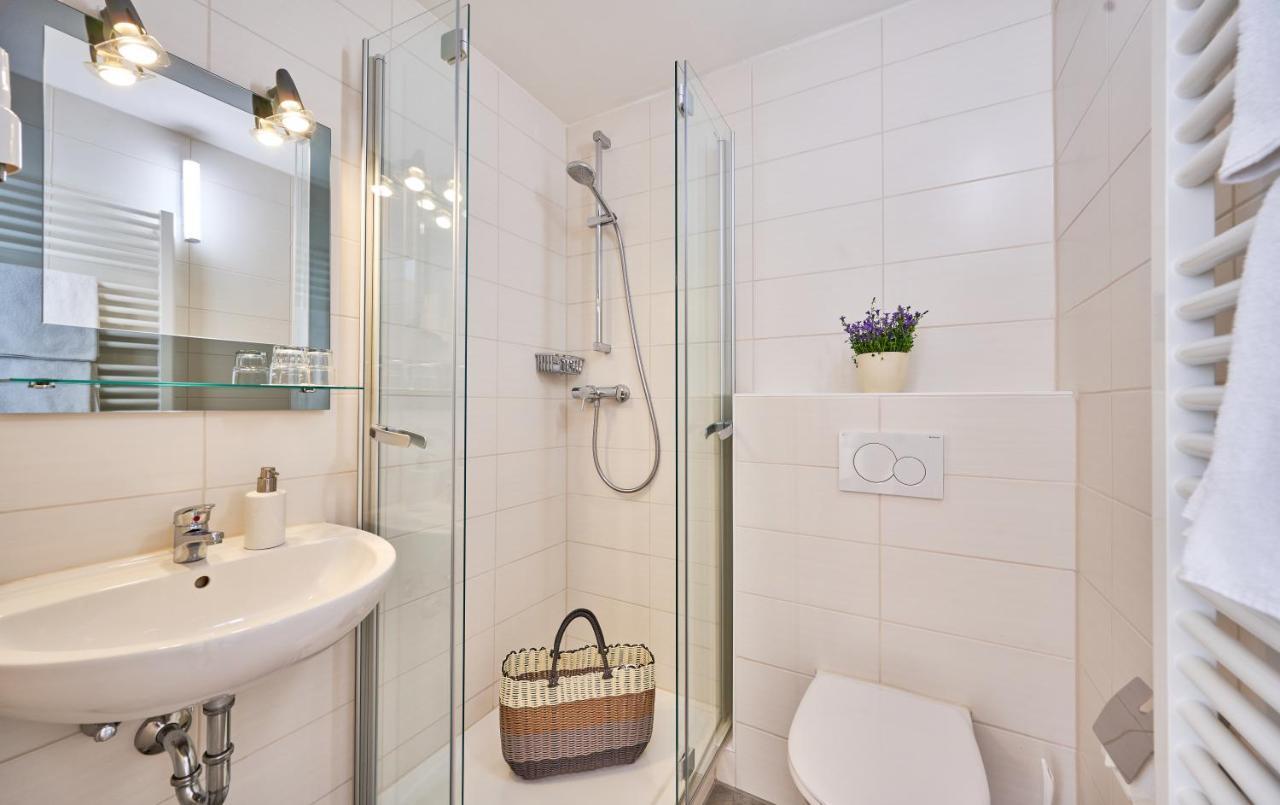 Hotel Restaurant Zum Goldenen Anker Mit Hallenbad & Wellnessbereich Windorf エクステリア 写真