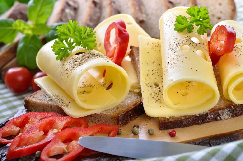 Hotel Restaurant Zum Goldenen Anker Mit Hallenbad & Wellnessbereich Windorf エクステリア 写真