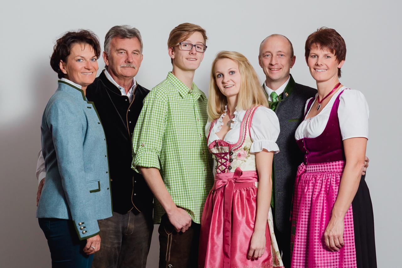 Hotel Restaurant Zum Goldenen Anker Mit Hallenbad & Wellnessbereich Windorf エクステリア 写真